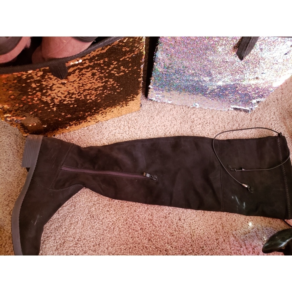 Botas - Picture 2 of 2